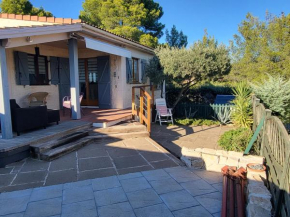Jolie Maison, Clim, résidence avec piscine à 5mn circuit Paul Ricard